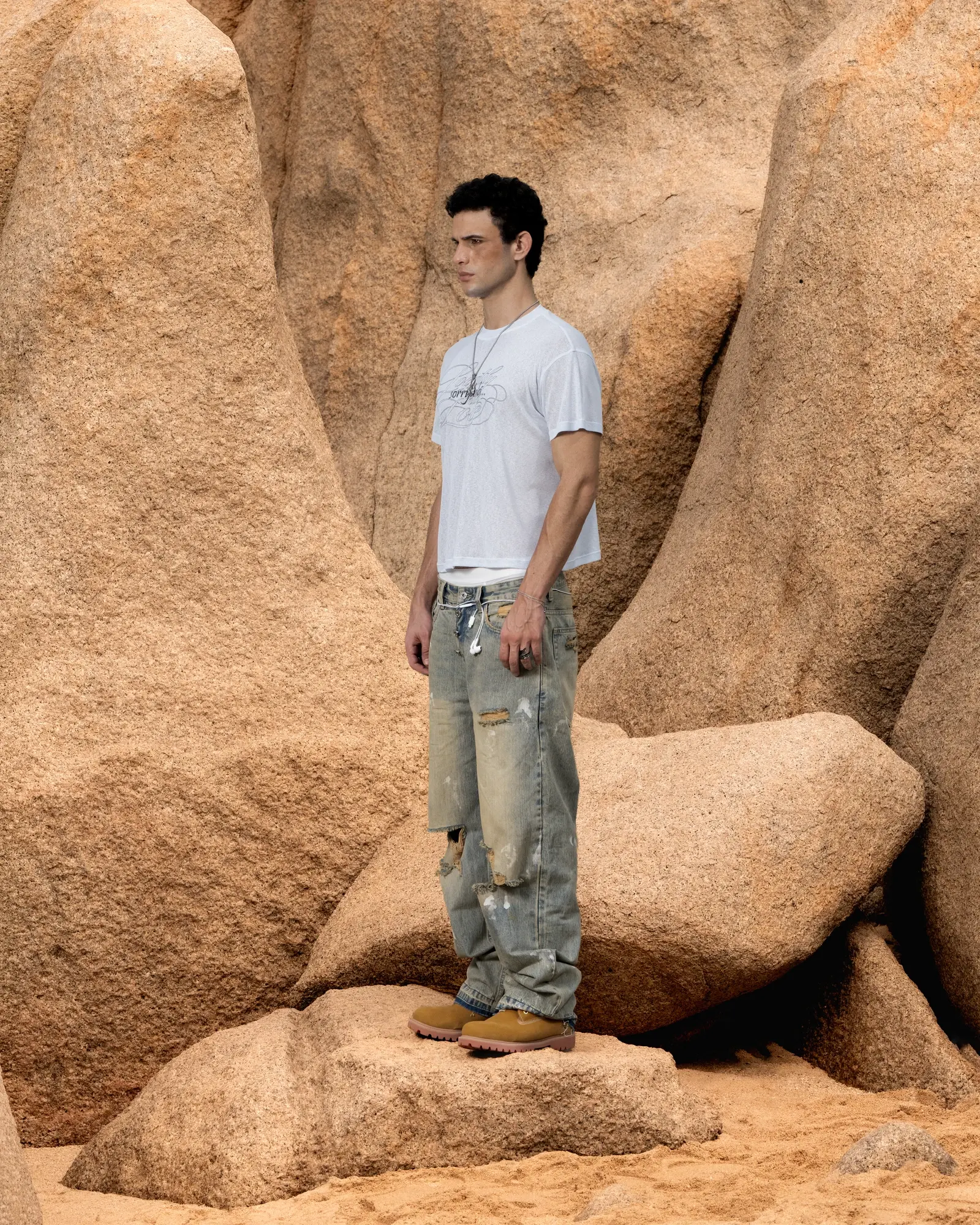 DESTROYED BAGGY DENIM PANTS View 2